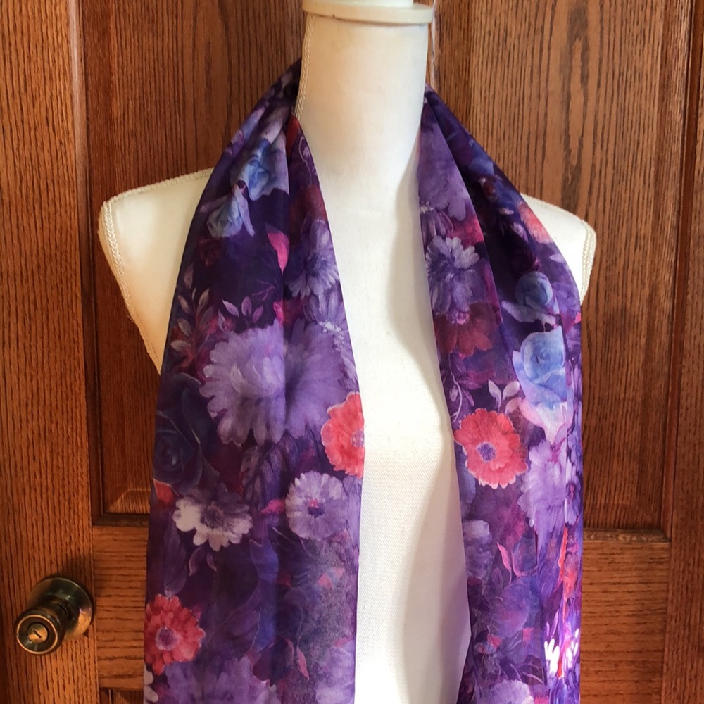NEW LISTING! Vintage Silk Floral Scarf - Picture 4 of 5